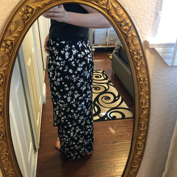 Beautiful Summer Skirt! - Picture 11 of 11